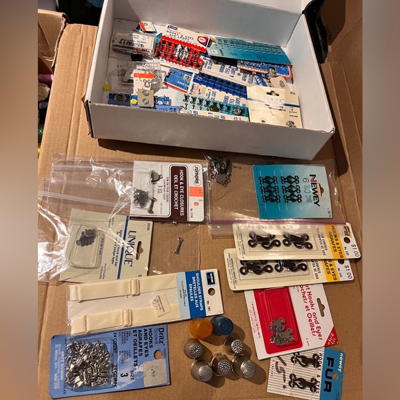 (2/$60) Sewing Notions lot - Picture 2 of 6